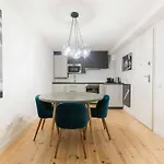 Bairro Alto Design Apartment *