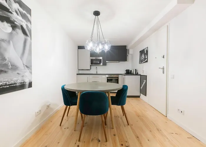 Bairro Alto Design Apartment *